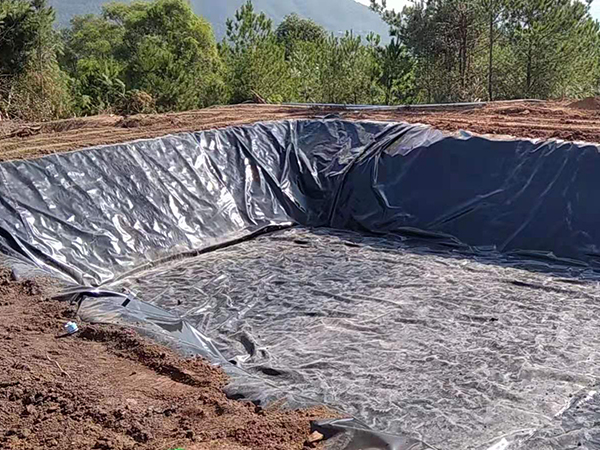 土工膜在施工現(xiàn)場(chǎng)需要注意哪些細(xì)節(jié)？