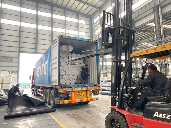 養(yǎng)殖防滲膜須確保更加穩(wěn)定的化學(xué)性質(zhì) 養(yǎng)殖防滲膜須確保更加穩(wěn)定的化學(xué)性質(zhì)