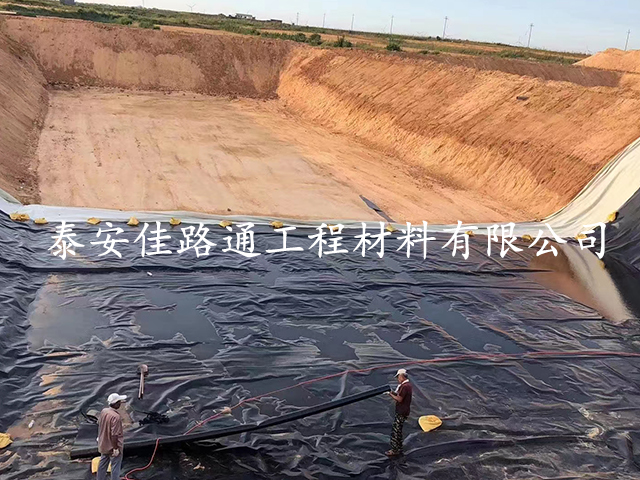 專注hdpe防滲土工膜施工裁剪工作細(xì)節(jié) 專注hdpe防滲土工膜施工裁剪工作細(xì)節(jié)