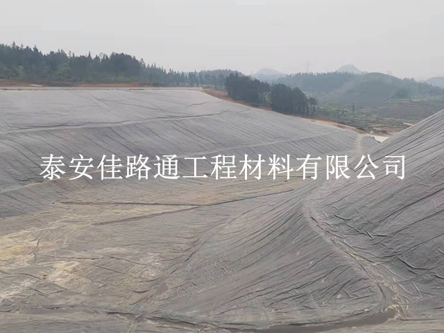 魚塘養(yǎng)殖場使用防滲土工膜會帶來哪些好處？