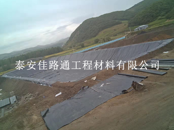 魚蝦養(yǎng)殖防滲膜鋪設(shè)使用專注細(xì)節(jié)施工