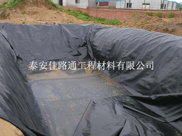 如何發(fā)揮復(fù)合土工膜的防水性能？