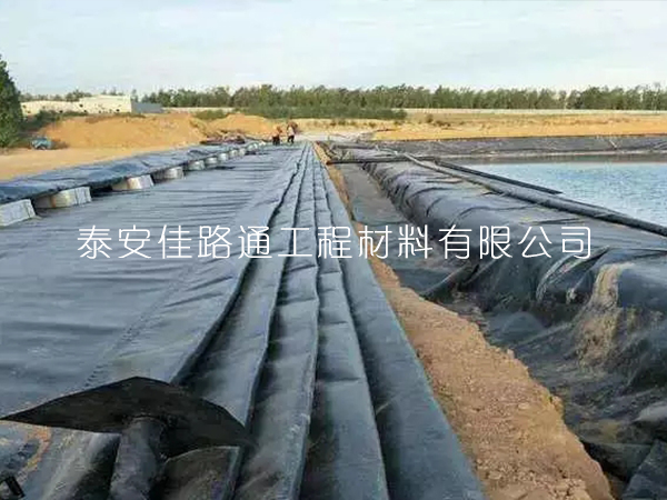 魚塘防滲土工膜鋪裝須專注哪些技術(shù)要求？