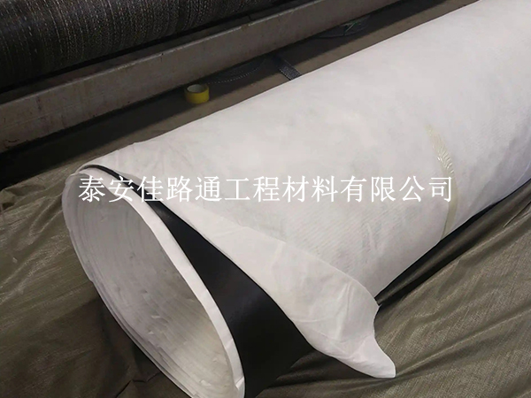 HDPE復(fù)合土工膜施工破損問(wèn)題及解決策略 HDPE復(fù)合土工膜施工破損問(wèn)題及解決策略