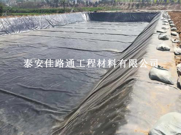 藕池養(yǎng)殖防滲膜破損原因剖析 藕池養(yǎng)殖防滲膜破損原因剖析