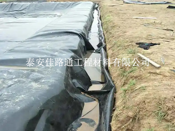 防滲土工膜邊界結(jié)合不滲漏！5 個(gè)技巧讓周邊銜接嚴(yán)絲合縫