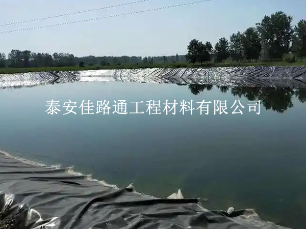人工湖防滲膜防護指南:科學方法筑牢長效防滲屏障 人工湖防滲膜防護指南:科學方法筑牢長效防滲屏障